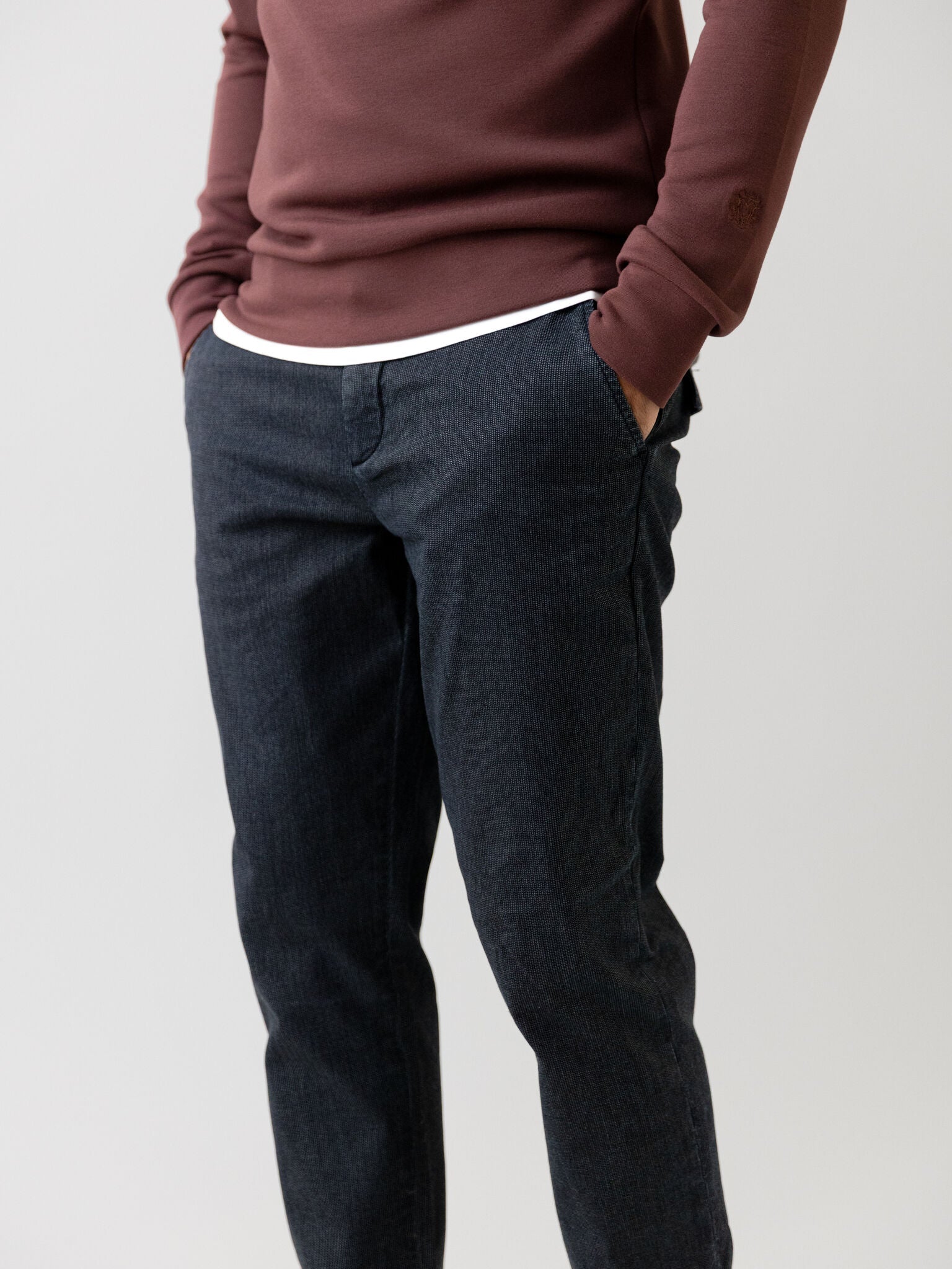 Modelshot / Navy / Detail